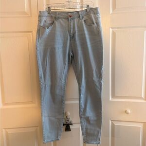 Forever 21 Lightweight Stretch Light Blue Jeans So Soft 14